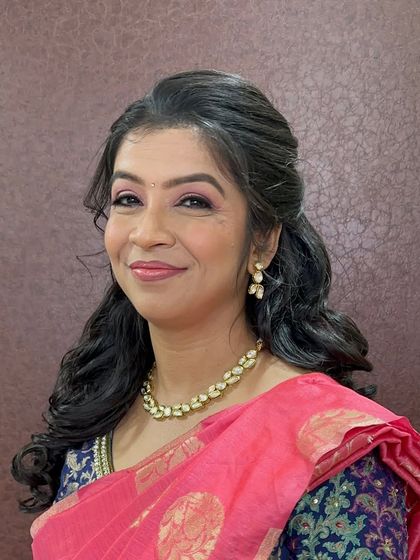 Timeless Beauty: Makeup for Mature Skin photo 16