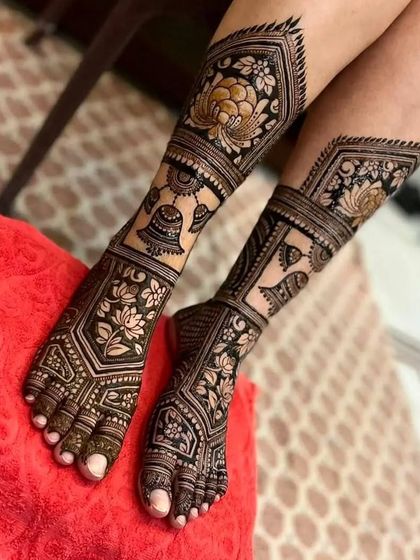 Intricate Feet Designs photo 10