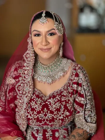 My gorg bride Kerry, who came all the way from the UK. I created a glamorous look for her with a focus on dramatic eyes and glowing skin to match her heavily embellished lehenga.