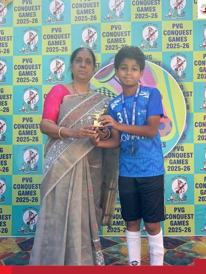 Neil Vengurlekar of The Somaiya School Football Team receives the Best Defender of the Tournament award at the PVG Conquest Games.