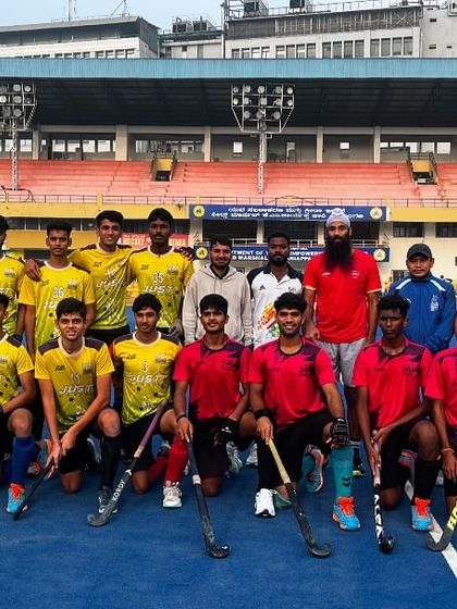 A group photo with our special guest, Jarmanpreet Singh. My two teams, after competing in our internal league, came together to learn from a true champion.