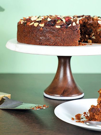 My Oats and Cranberry cake is packed with flavor and nutrition. Topped with dry fruits and tooti frooti, it's a wholesome treat for your sweet tooth.