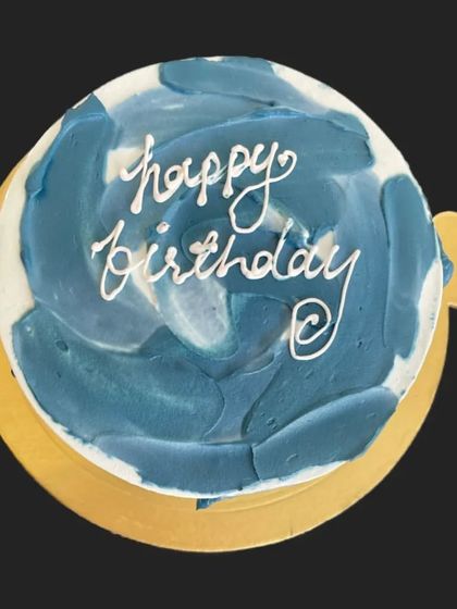 Elegant Celebrations: Floral & Minimalist Cakes photo 14