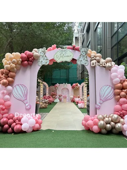 A duplicate image of the stunning pink teddy bear party entrance arch.