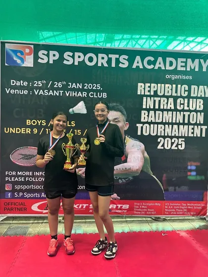 The top two competitors in the U17 girls' category.