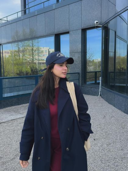 Here I'm styling a coord set from Trendyol. This shows my ability to create content around a specific brand's items, presenting them in a cool, casual, and modern urban setting.