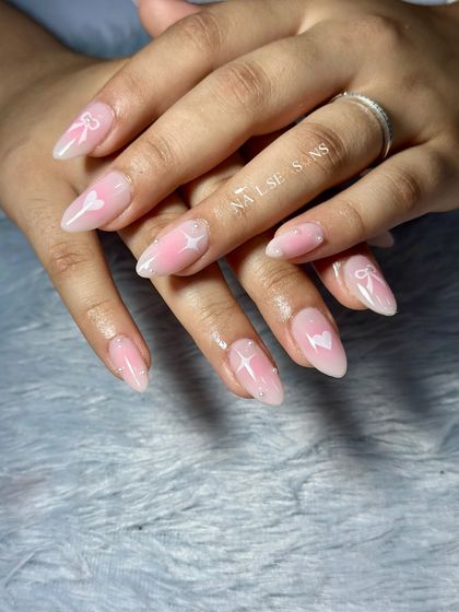 This ethereal design is perfect for someone who loves a soft, feminine, and trendy look.