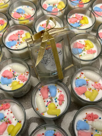 Tiny details, big memories. These adorable baby shower candles, with little baby feet, bottles, and ducks, are perfect as return favors for celebrating a new beginning.