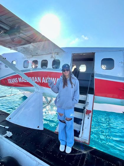 A solo shot on the seaplane dock, ready for my island gig.
