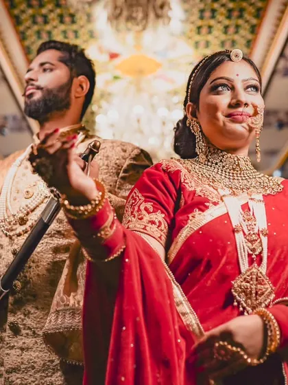 Stepping into a real-life Rajasthani kingdom. For this shoot in Udaipur, we embraced the full royal experience with traditional attire and majestic palace corridors, creating timeless portraits fit for a king and queen.