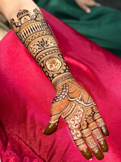The full view of the hand with the Kathak motif, showing how it connects to the rest of the design.