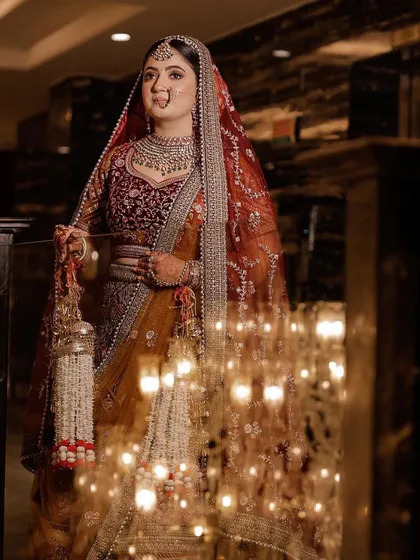 Jewellery that makes you feel royal. This bride looks absolutely regal in her heavy polki necklace and matching accessories.