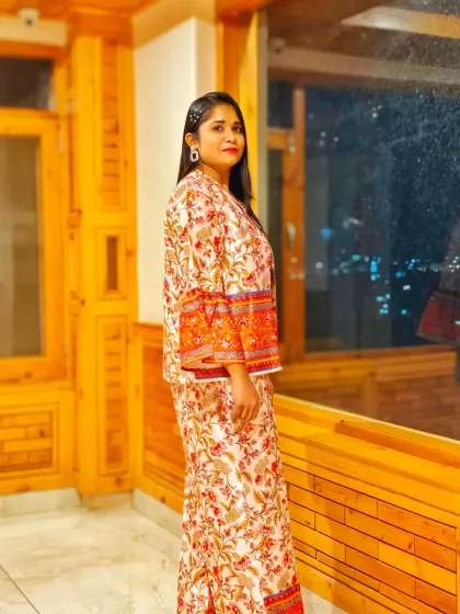 A chic and comfortable look for a corporate offsite in Manali. I adapt my wardrobe to suit the location and the event's atmosphere.