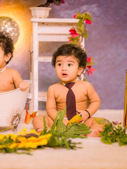 Another angle of our popular twin bath time setup. The scene is versatile, allowing for one baby in the tub and one beside it, offering a variety of interactive shots.