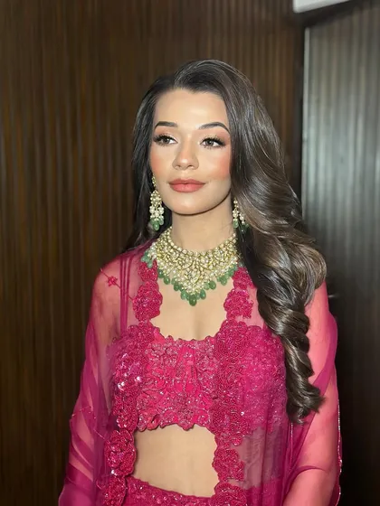 Tanisha looking effortlessly chic and ready for a party. The makeup is glamorous yet feels light and comfortable.