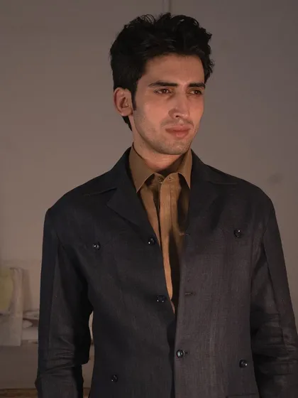 Wear the confidence, feel the comfort. Our linen shirts and jackets are where sophistication and relaxation unite.