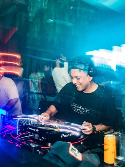 Always a vibe in Mumbai. A great shot from my gig at Fingerprint, where the crowd was with me for every beat.