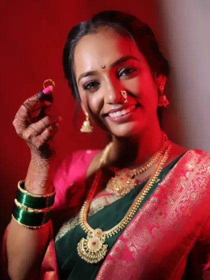 A classic Maharashtrian sakarpuda look. The focus here was on creating a natural, dewy glow that complements the traditional jewelry and attire, making my bride look and feel her absolute best.