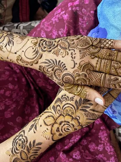 Mehendi Art by Nishat - Mehndi (Henna) Artistry Elegant Henna for Guests & Parties photo 43