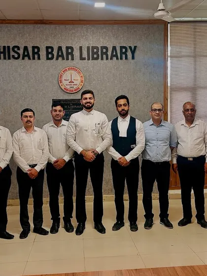 A productive meeting with the President and members of the District Bar Association at the Hisar Bar Library.