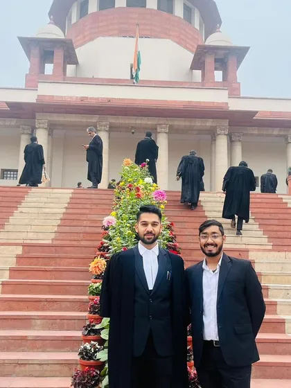 A one-on-one moment with an intern at the Supreme Court. I make it a point to connect with each intern personally to guide their professional development.
