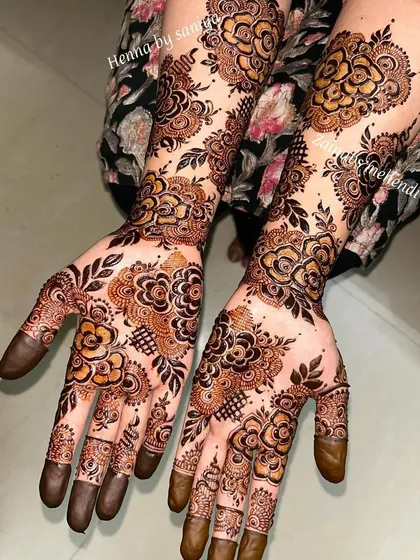A beautiful floral design created for Eid. This style is lighter and more flowing, perfect for a festive look.