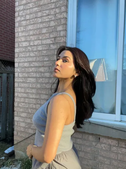 A profile shot from the same sunkissed winter series.