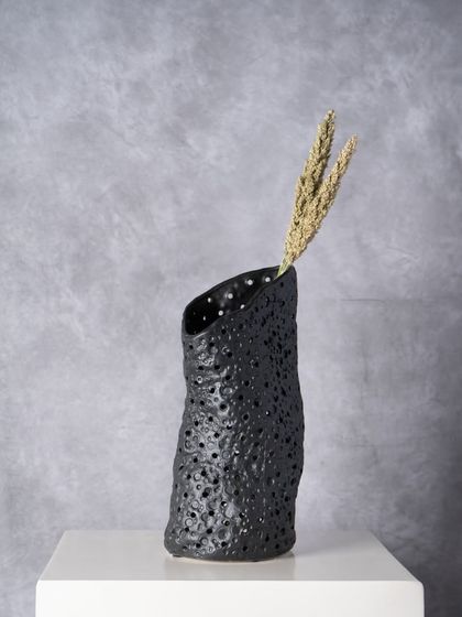Faaya Focus: Sculptural Vases & Objects photo 10