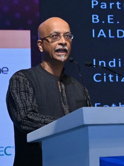 An industry veteran delivers a compelling speech, sharing decades of experience with the next generation of professionals.