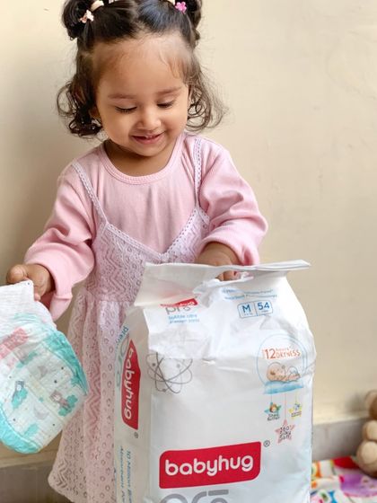 This is a closer look at the Babyhug Pro diaper pack. I always make sure to check the features like the wetness indicator and soft materials before recommending a product.
