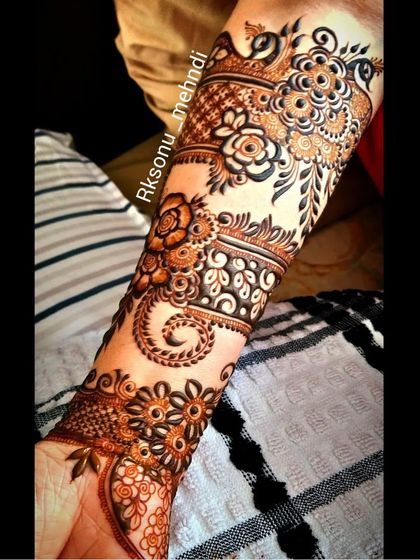 Sonu - Bridal & Wedding Mehndi Intricate Bridal Designs photo 99