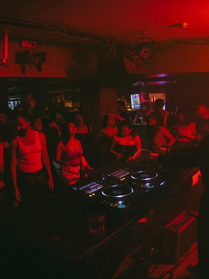 A view from behind me, showing the engaged crowd at Summer House, Delhi. This perspective shows the connection from my side.