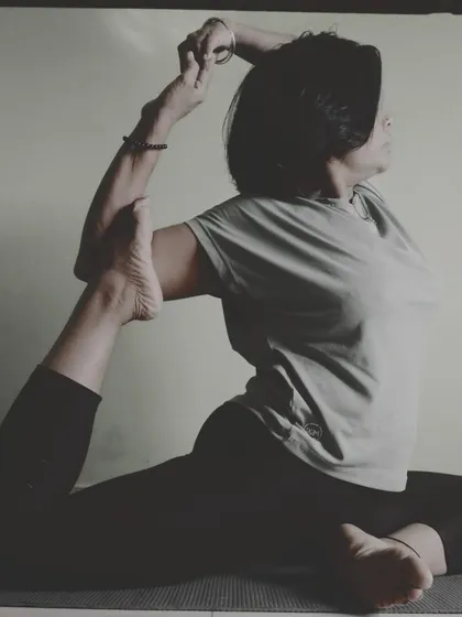 My personal practice is the source of my teaching. This is Rajakapotasana, a pose that deeply opens the hips and improves spinal mobility. It reminds me that strength and softness can coexist, a principle I bring into every class.
