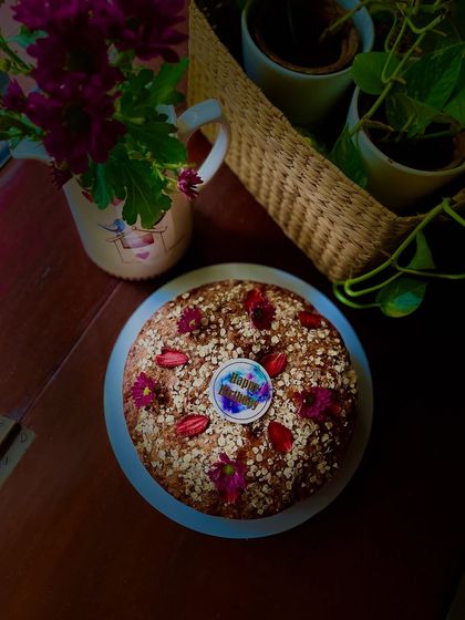 This is my apple and strawberry whole wheat cake. It’s a fragrant and delicious flavour, perfect for a healthy birthday celebration.