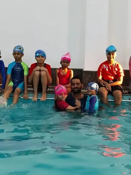 Nothing beats the energy of our summer camps. It's all about learning new skills, making friends, and having a splashing good time together as a group.
