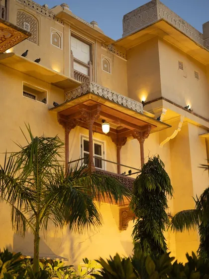 A detail of a 'jharokha' or enclosed balcony at Chomu Palace. We often use these architectural features for stunning couple or bridal portraits.