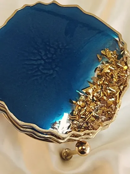 Dispatching this coaster set to my client. This blue and gold foil design is perfect for keeping on a dining table.