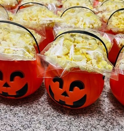 Popcorn treats ready to be packed. Even for large orders, I make sure every single component is perfectly prepared and presented.