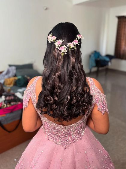 Laxmi Ramkrishna - Special Occasion Hairstyling Flowing Curls & Half-Up Styles photo 6