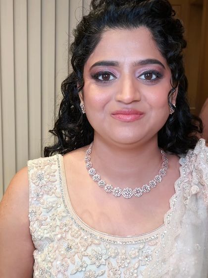 Glamorous Reception & Sangeet Styles photo 17