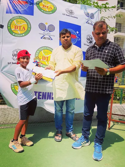 Our player Aariv Gupta receiving his award at the 21st NCR School Tennis Talent Championship. He won the Under-12 category and was the runner-up in the Under-14 category, a stellar performance.