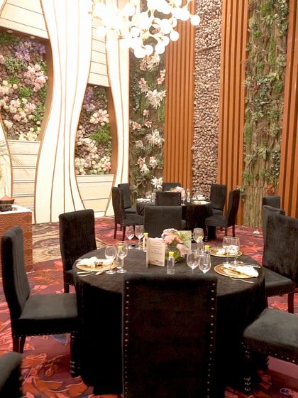 Another perspective of the "Naoki" dining area, showcasing the blend of natural textures and sophisticated design that defines our bespoke event concepts.