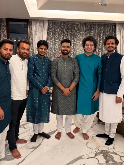 Another group photo with the wonderful musicians from the Delhi concert.