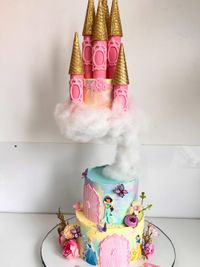 Sculptural & Artistic Cakes