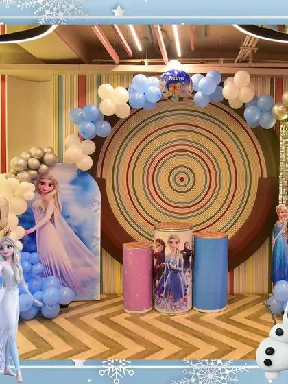 Let it go! Our Frozen-themed parties are a winter wonderland of icy blues, shimmering silvers, and beloved characters like Elsa and Olaf, creating a magical celebration for any princess.