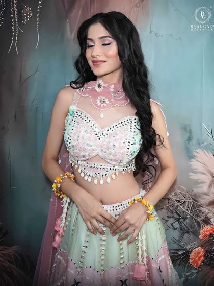 Modern Glam & Party Looks photo 7