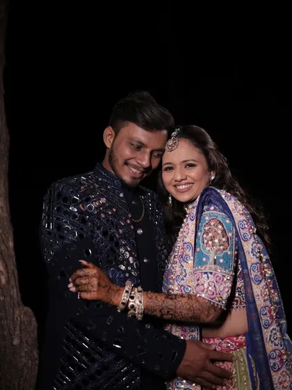 The perfect embrace, with makeup that glows with love. This look for a Dandiya night features a soft, romantic makeup application that is both elegant and durable for a night of festivities.