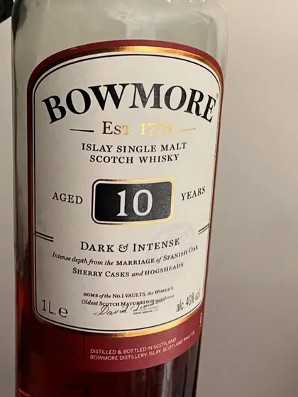 Another excellent single malt, Bowmore 10, featured at a birthday party. We ensure a well-rounded selection for your discerning guests.