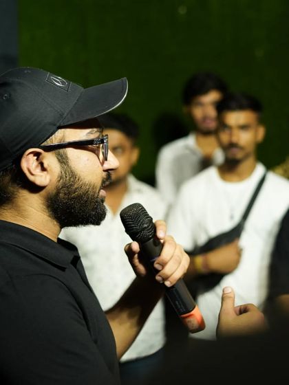 A close-up of me speaking to the workshop attendees. My goal is to give you the real-world knowledge needed to build a career in music.