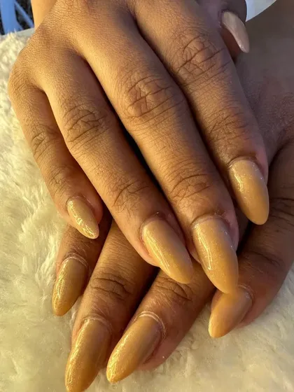 These nude shimmer nails are so subtle yet so glamorous. They are perfect for a minimal look that still makes a statement.